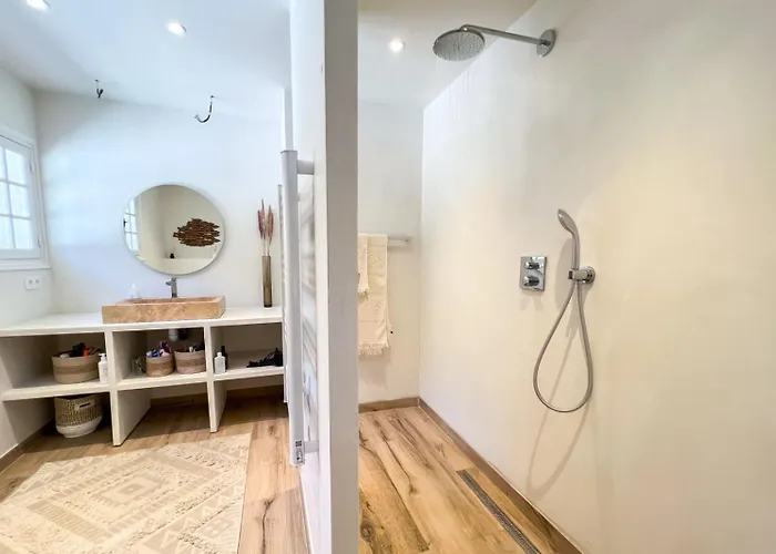 فيلة Le Gabian *